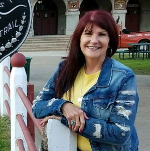 Meet your Posher, Melanie